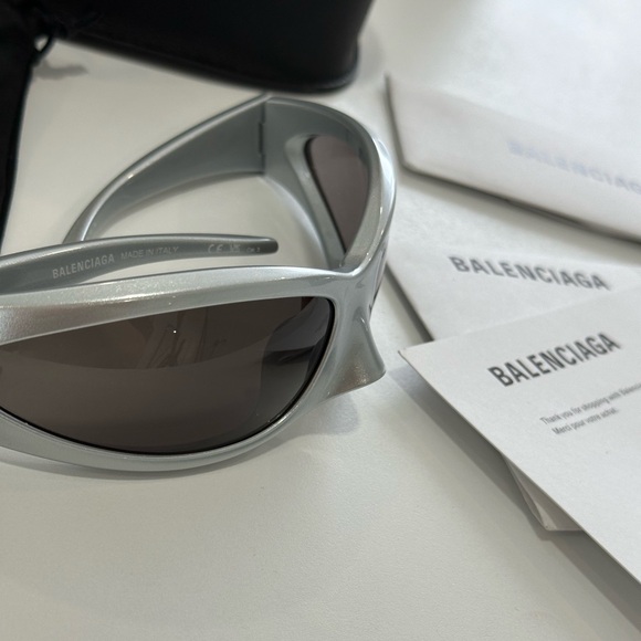 Balenciaga X Skin cat silver XL mask sunglasses - Picture 10 of 13